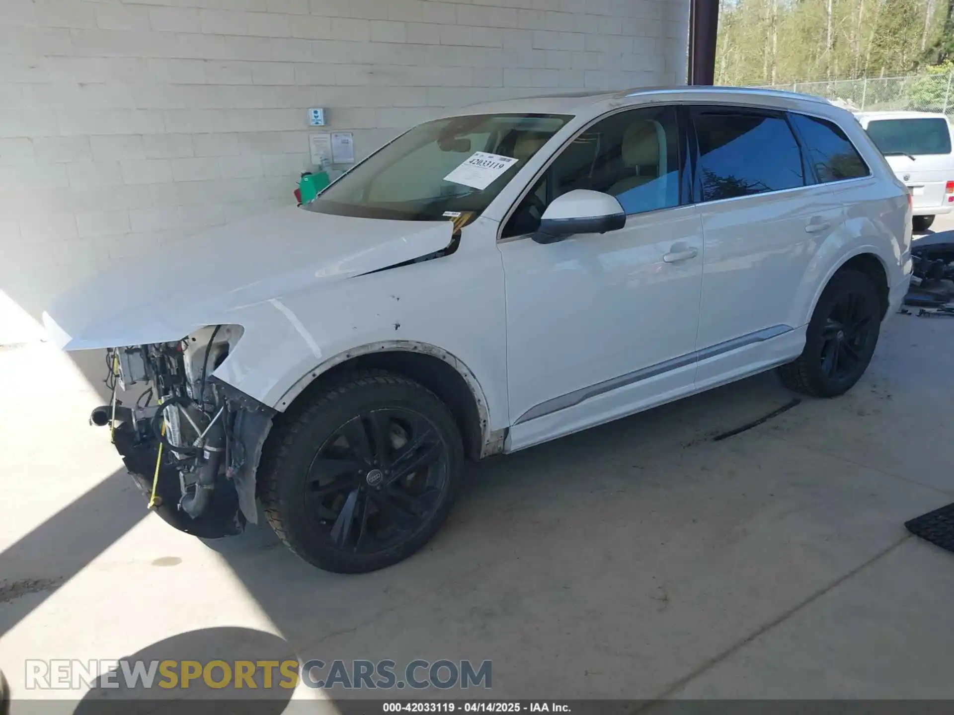 2 Photograph of a damaged car WA1LJAF7XMD012234 AUDI Q7 2021