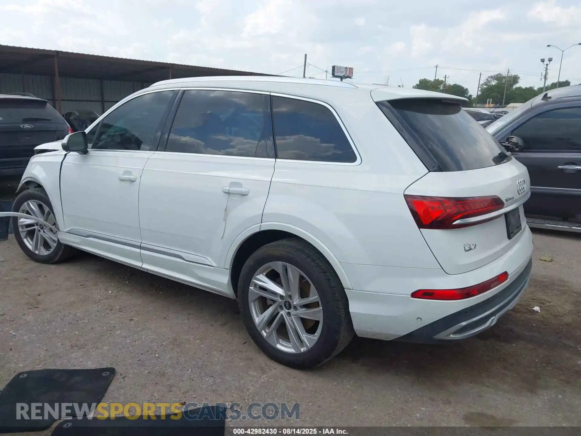 3 Photograph of a damaged car WA1LJAF7XMD025601 AUDI Q7 2021
