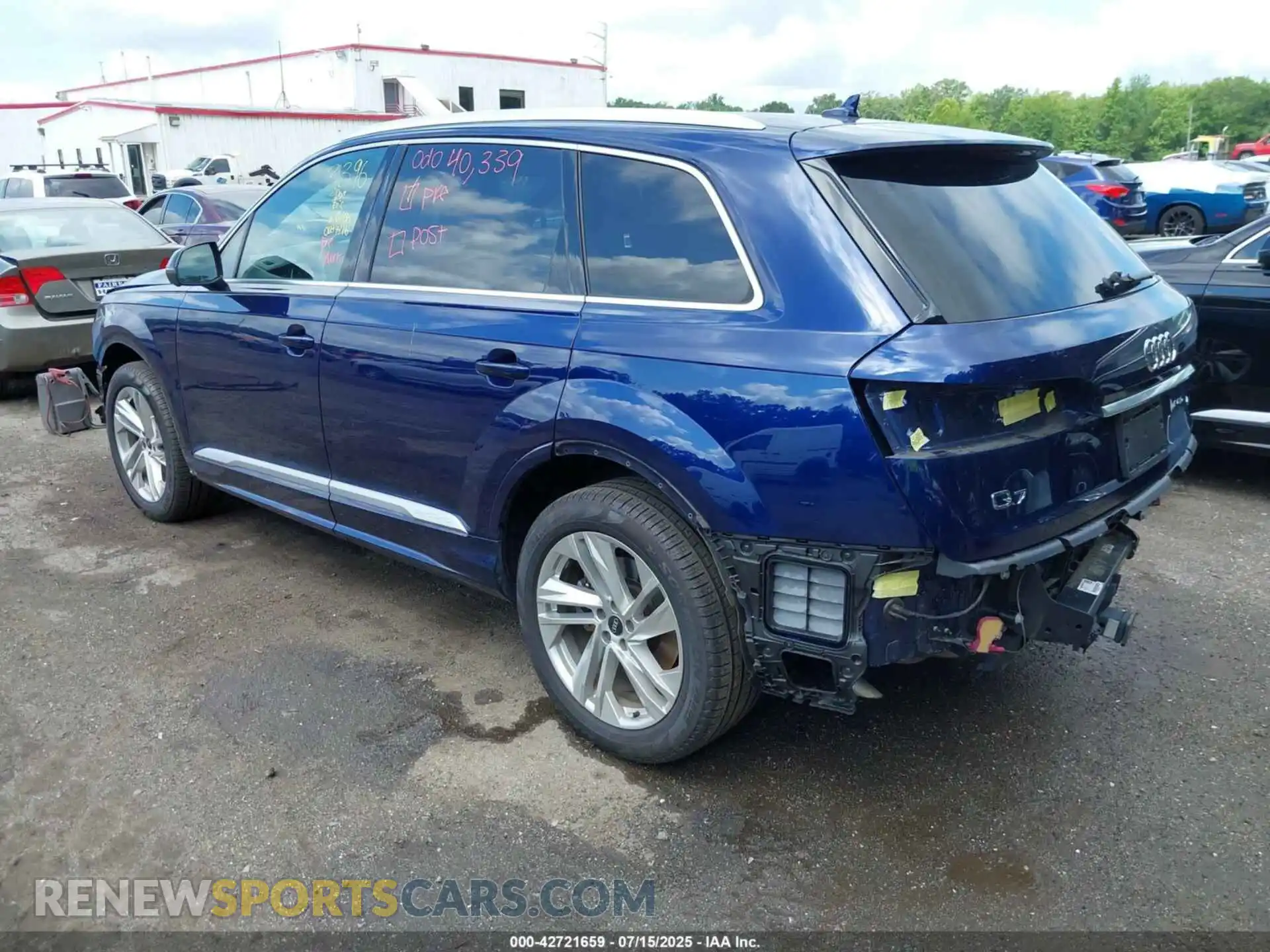 3 Photograph of a damaged car WA1LXAF70MD017554 AUDI Q7 2021