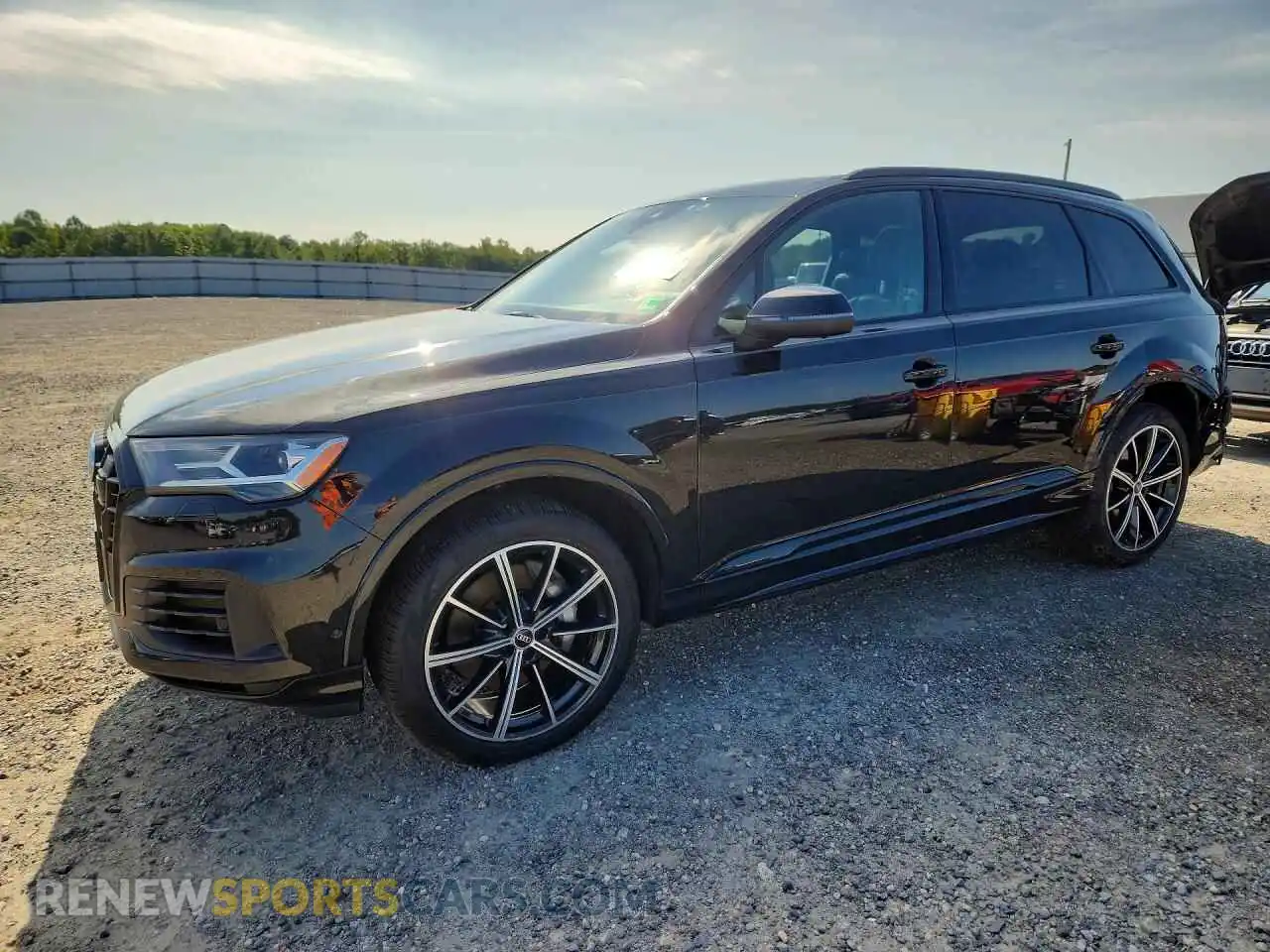 1 Фотография поврежденного автомобиля WA1LXAF70MD018171 AUDI Q7 2021
