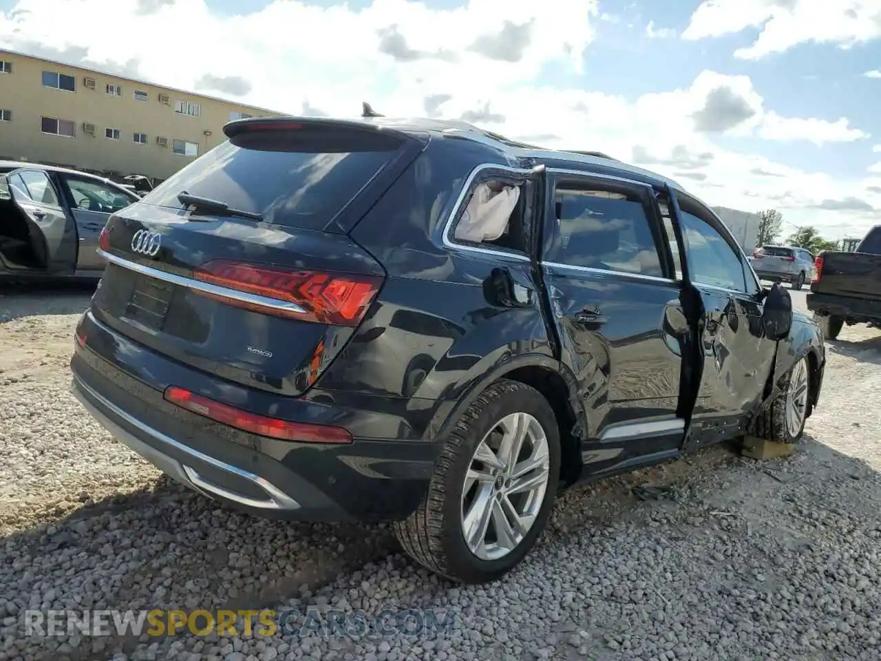3 Photograph of a damaged car WA1LXAF70MD038677 AUDI Q7 2021
