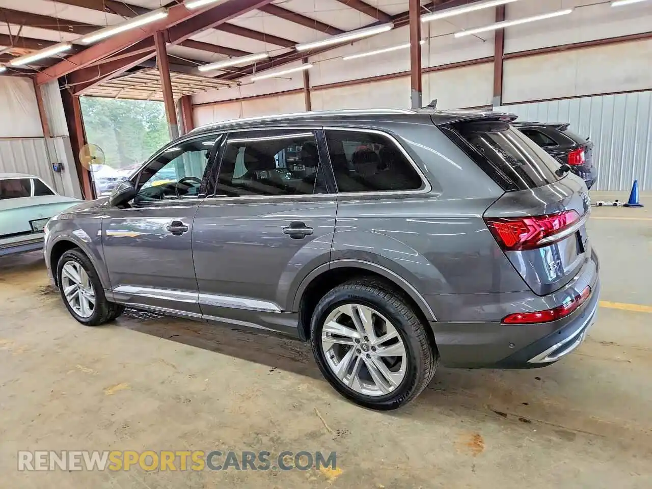 2 Photograph of a damaged car WA1LXAF71MD011438 AUDI Q7 2021