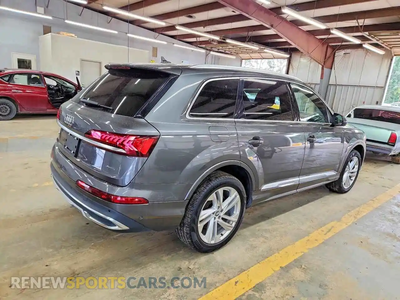 3 Photograph of a damaged car WA1LXAF71MD011438 AUDI Q7 2021