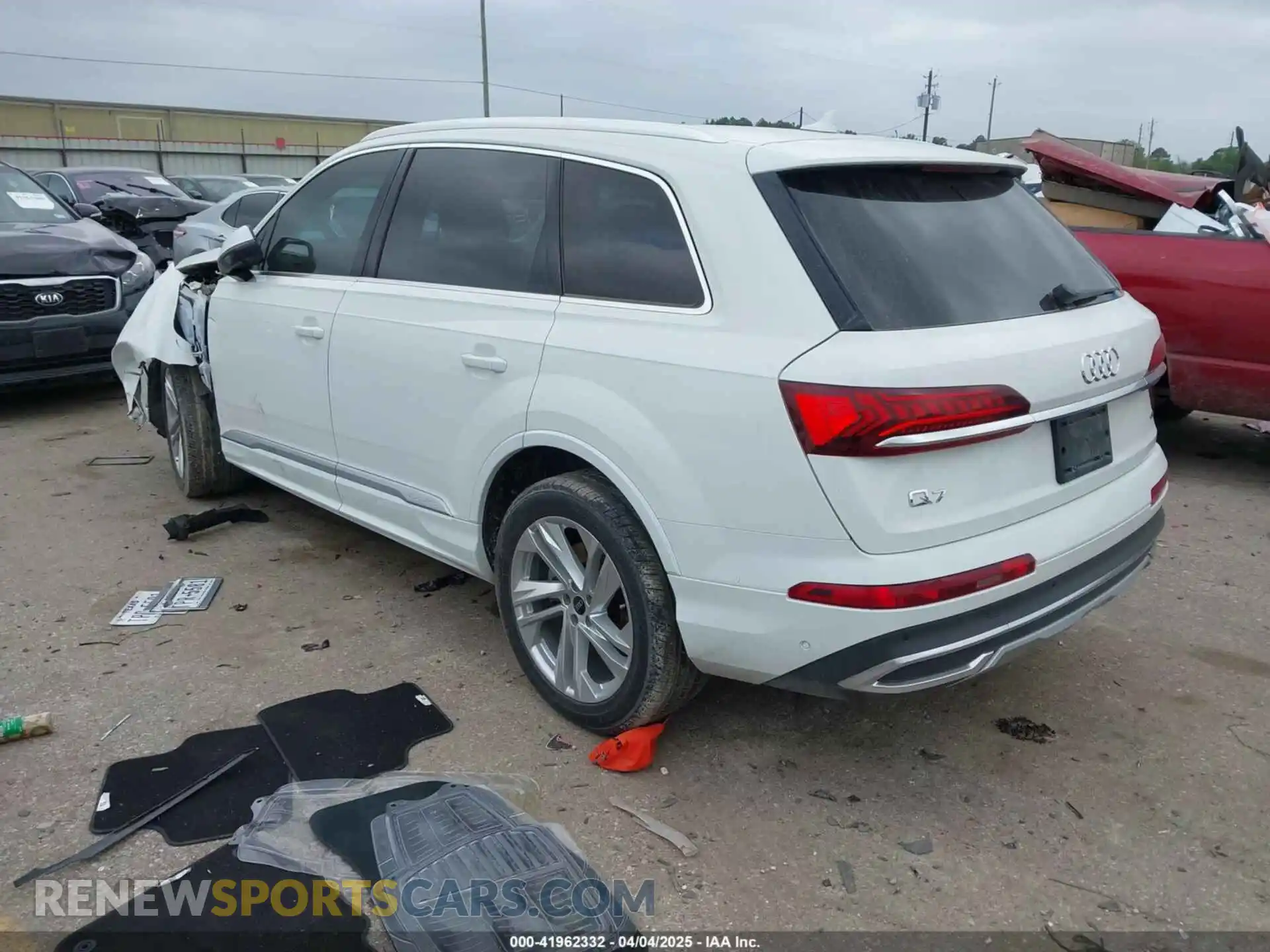 3 Photograph of a damaged car WA1LXAF71MD013285 AUDI Q7 2021