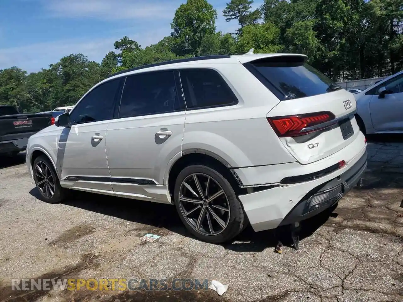 2 Photograph of a damaged car WA1LXAF72MD022447 AUDI Q7 2021