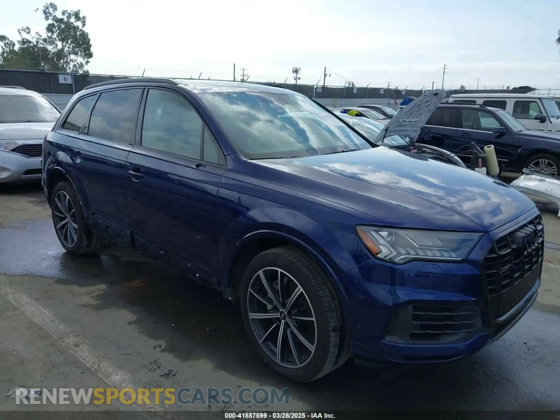 1 Photograph of a damaged car WA1LXAF72MD027311 AUDI Q7 2021
