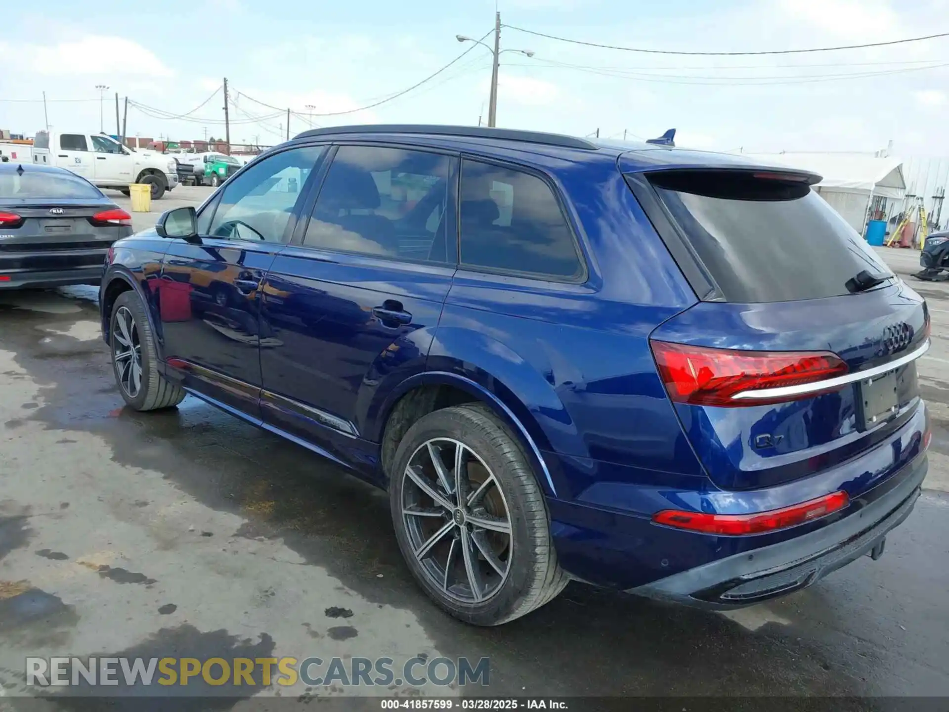 3 Photograph of a damaged car WA1LXAF72MD027311 AUDI Q7 2021