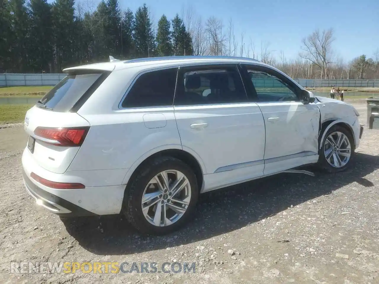 3 Photograph of a damaged car WA1LXAF73MD035952 AUDI Q7 2021