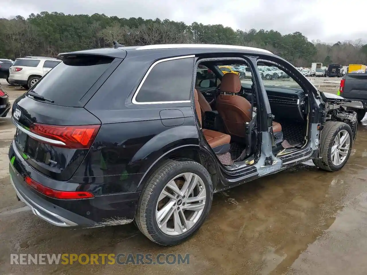 3 Photograph of a damaged car WA1LXAF73MD036793 AUDI Q7 2021