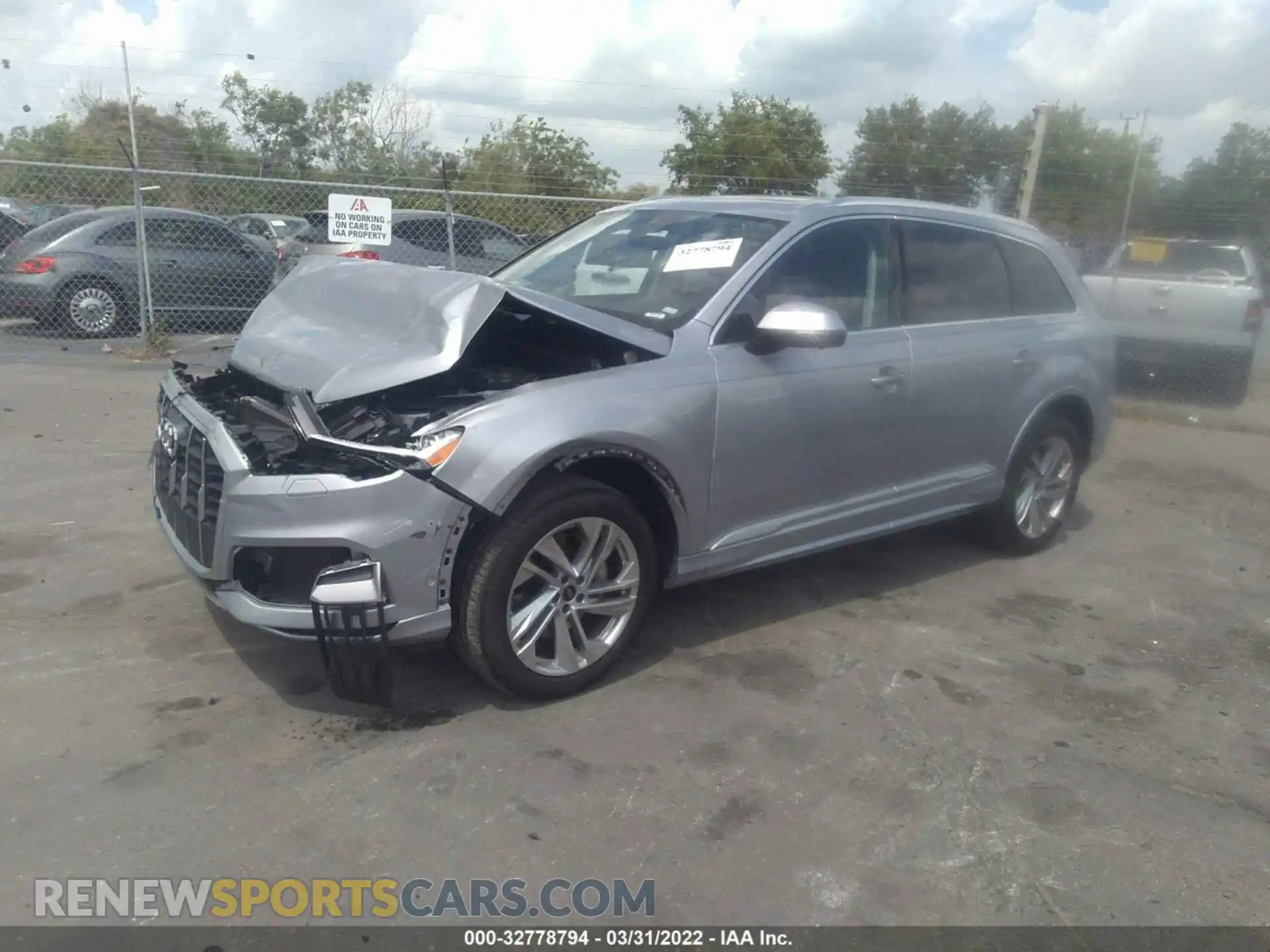 2 Photograph of a damaged car WA1LXAF74MD014124 AUDI Q7 2021