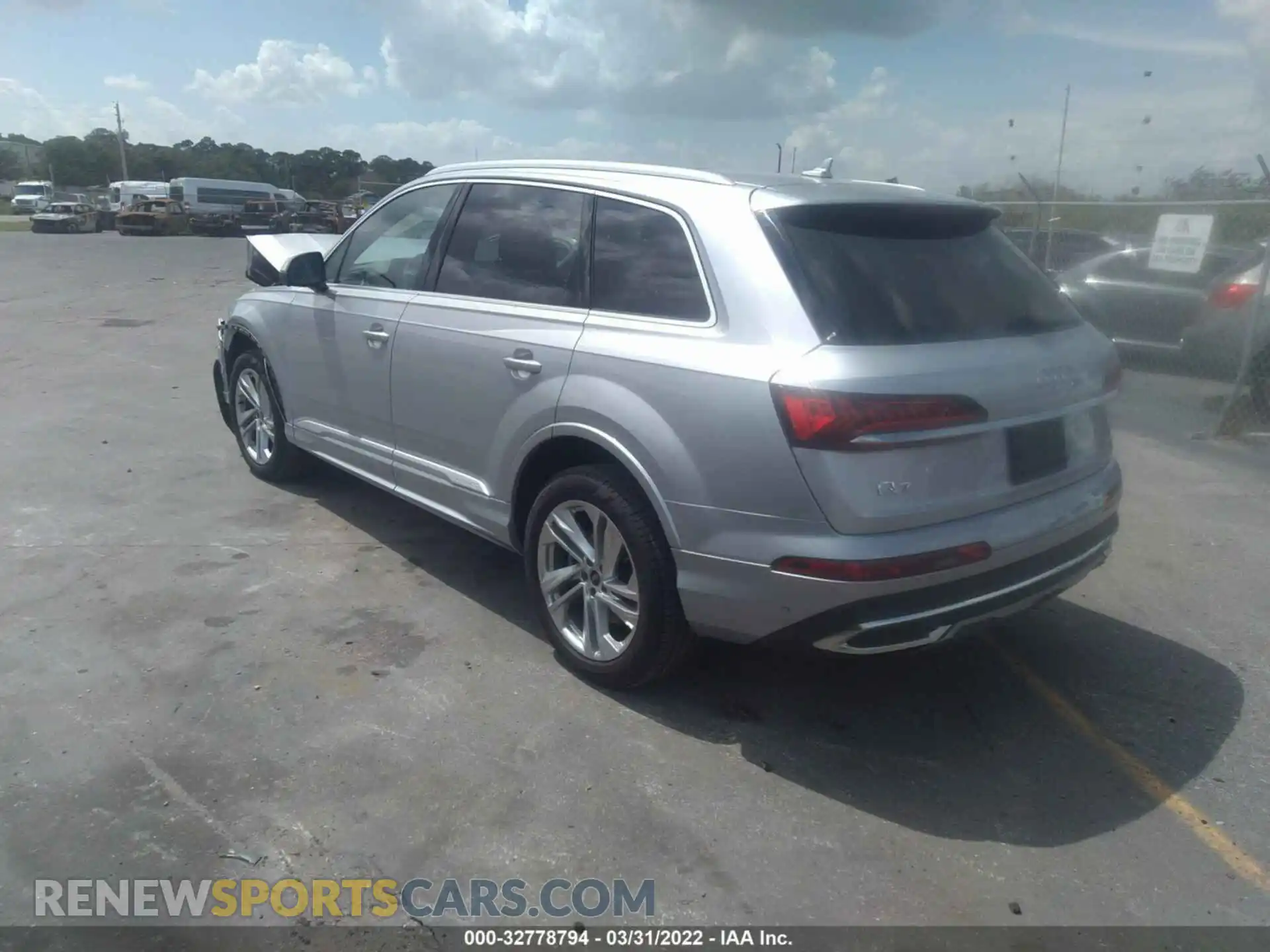 3 Photograph of a damaged car WA1LXAF74MD014124 AUDI Q7 2021