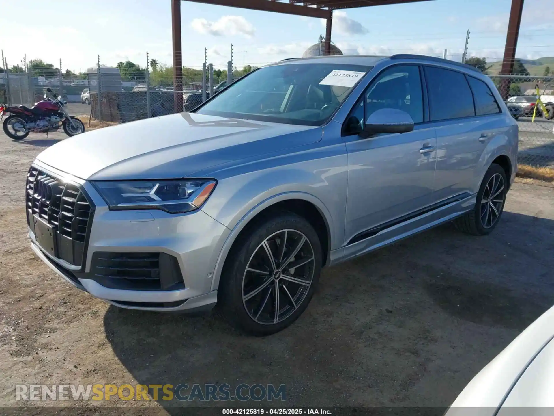 2 Photograph of a damaged car WA1LXAF74MD036771 AUDI Q7 2021