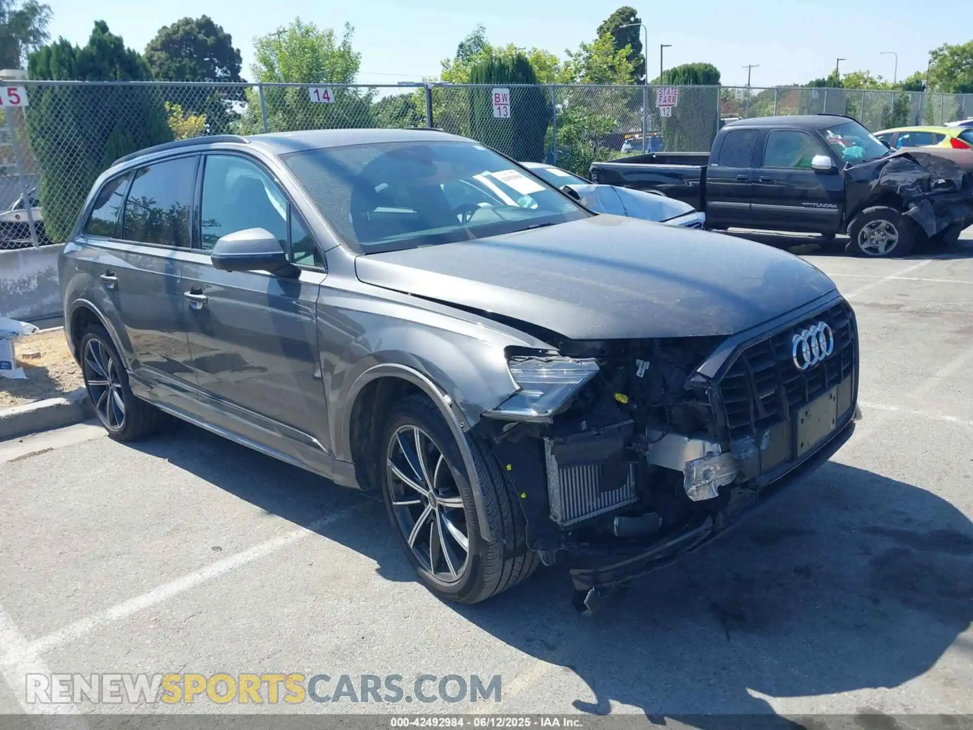 1 Photograph of a damaged car WA1LXAF75MD013368 AUDI Q7 2021