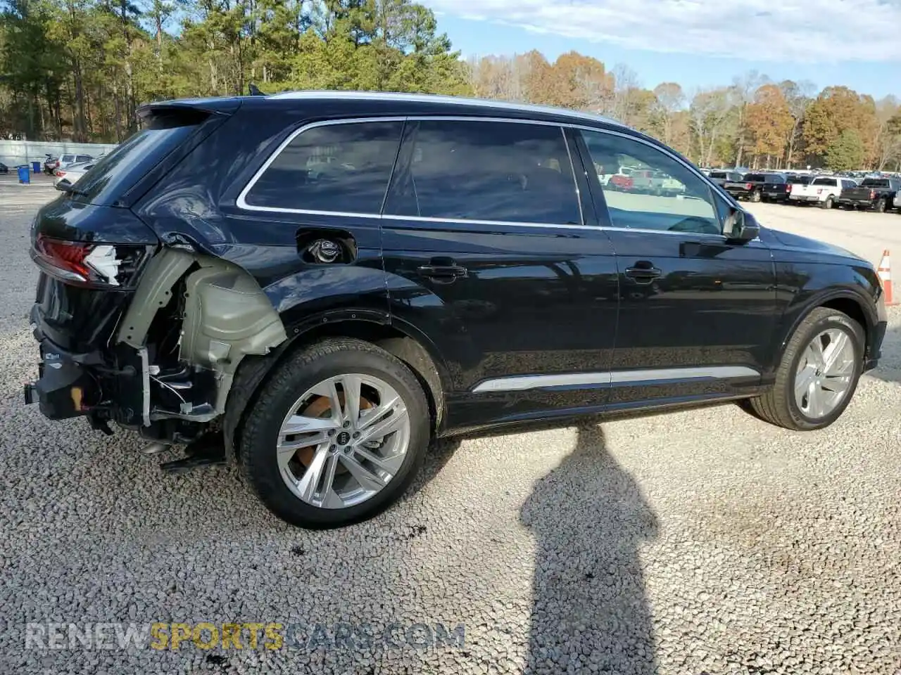 3 Photograph of a damaged car WA1LXAF76MD036934 AUDI Q7 2021