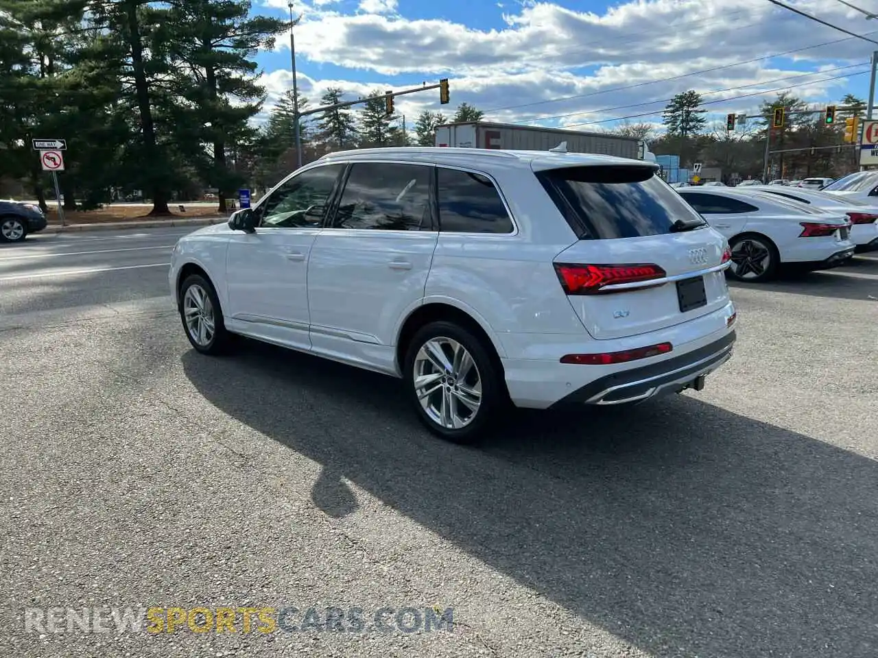3 Photograph of a damaged car WA1LXAF77MD025392 AUDI Q7 2021