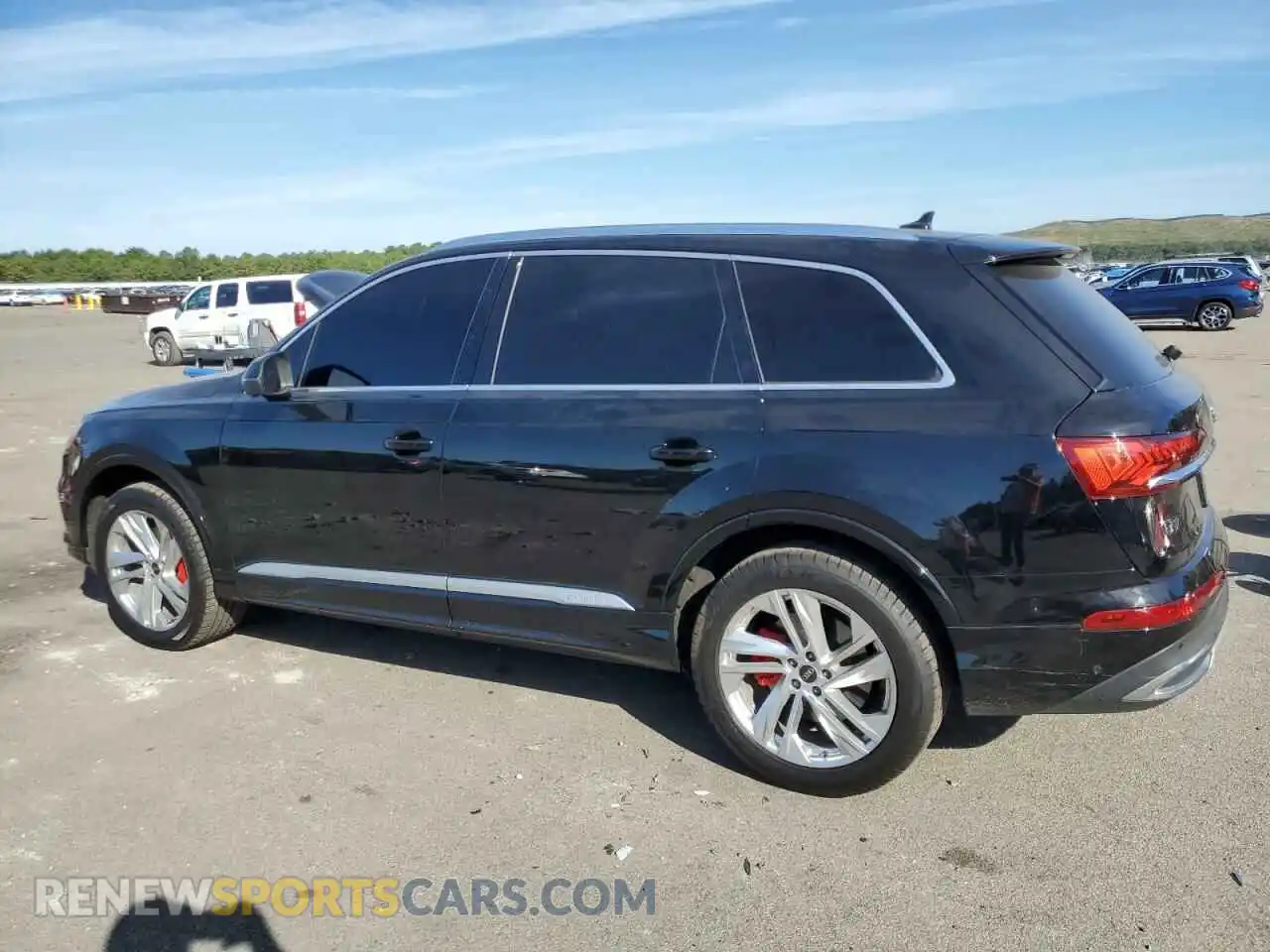 2 Photograph of a damaged car WA1LXAF78MD013526 AUDI Q7 2021