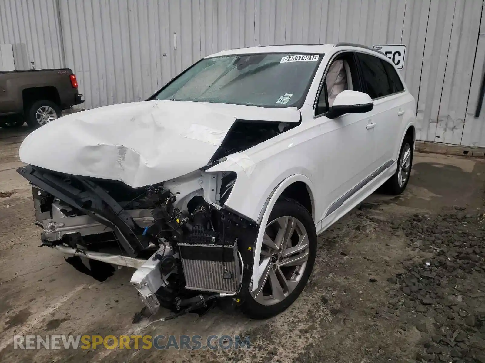 2 Photograph of a damaged car WA1LXAF78MD017589 AUDI Q7 2021