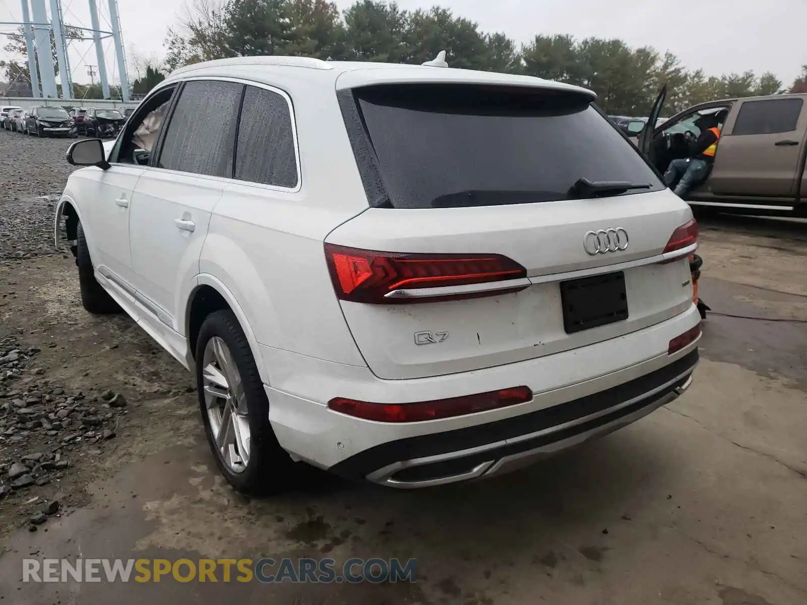 3 Photograph of a damaged car WA1LXAF78MD017589 AUDI Q7 2021