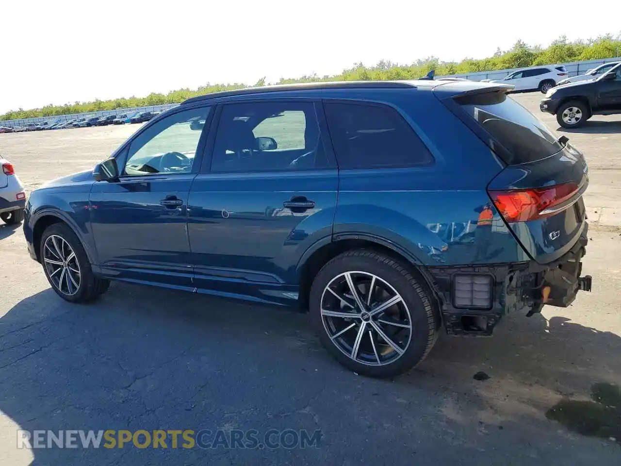 2 Photograph of a damaged car WA1LXAF78MD021304 AUDI Q7 2021
