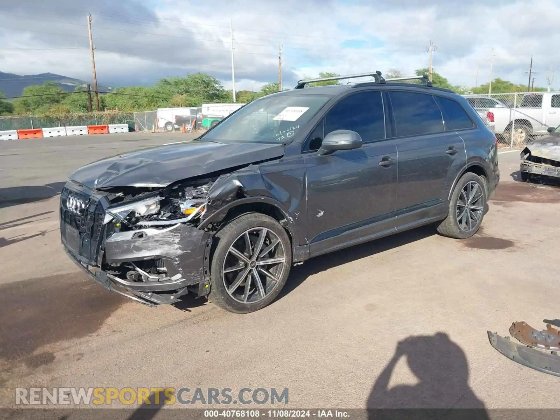 2 Photograph of a damaged car WA1LXAF78MD037616 AUDI Q7 2021
