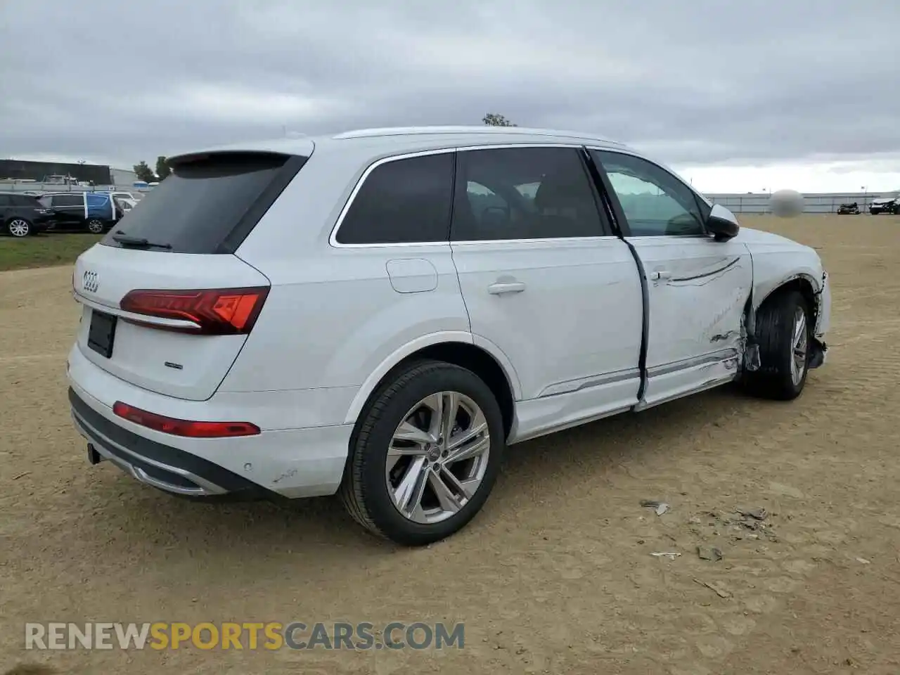 3 Photograph of a damaged car WA1LXAF7XMD010725 AUDI Q7 2021