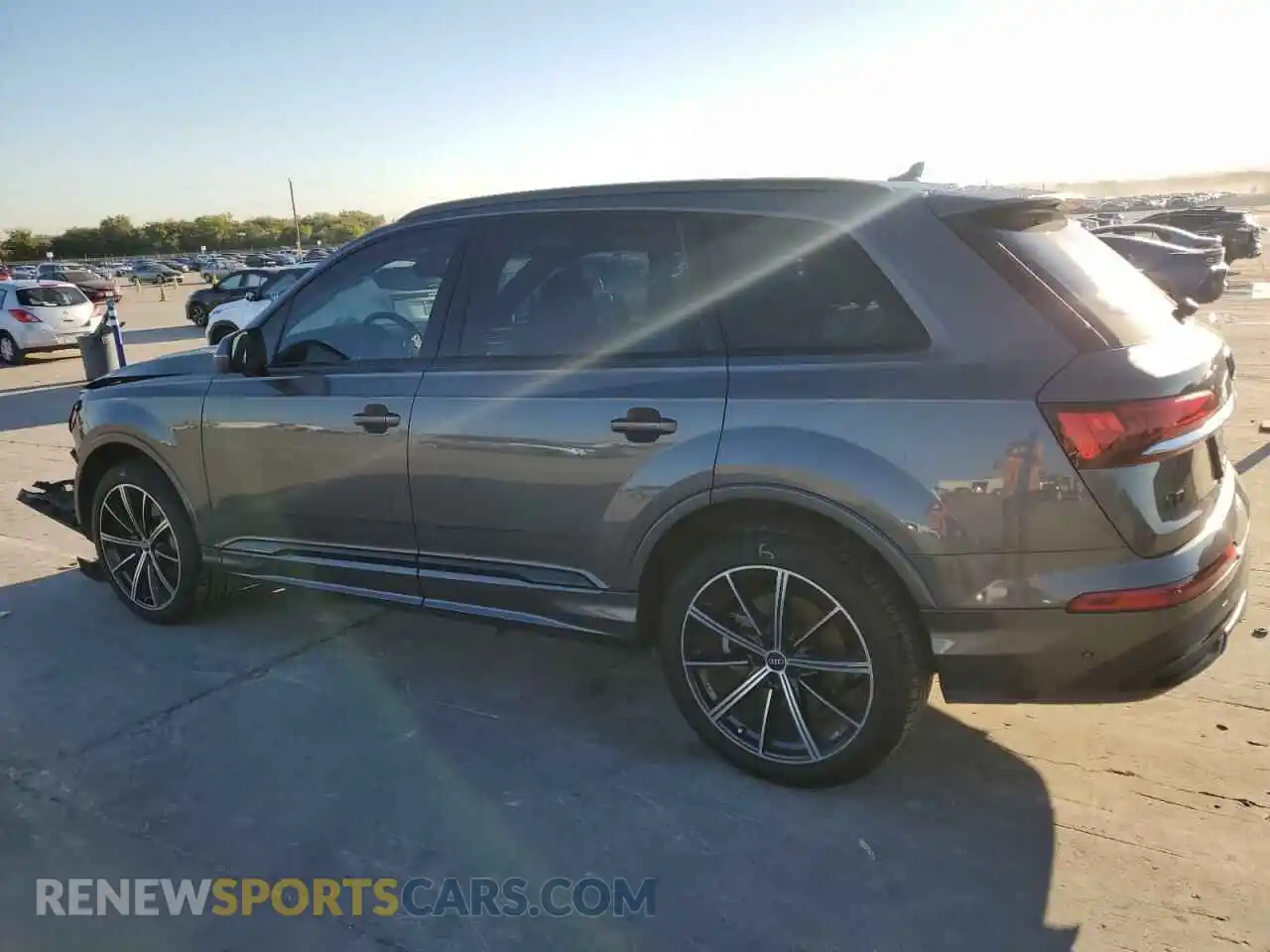 2 Photograph of a damaged car WA1LXAF7XMD036385 AUDI Q7 2021