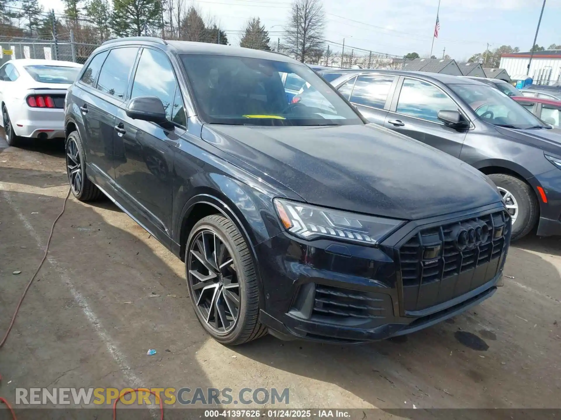 1 Photograph of a damaged car WA1VXAF72MD038480 AUDI Q7 2021