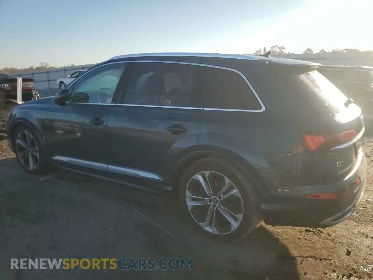 2 Photograph of a damaged car WA1VXAF73MD014690 AUDI Q7 2021