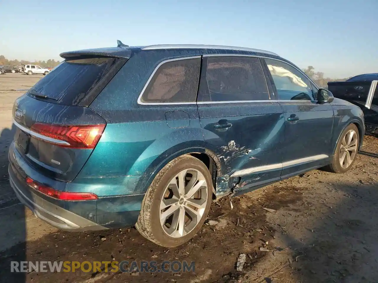 3 Photograph of a damaged car WA1VXAF73MD014690 AUDI Q7 2021