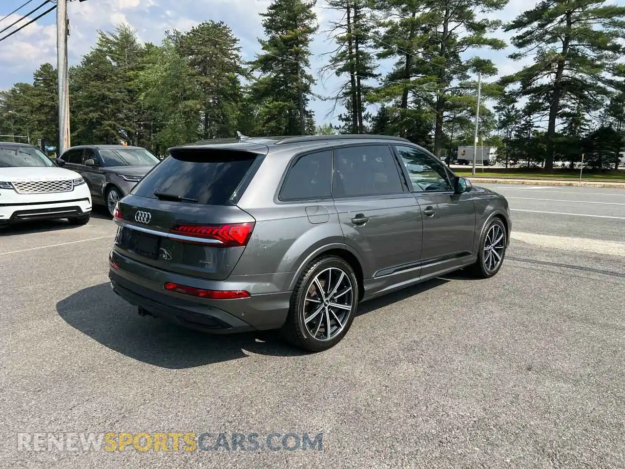 3 Photograph of a damaged car WA1VXAF77MD011937 AUDI Q7 2021