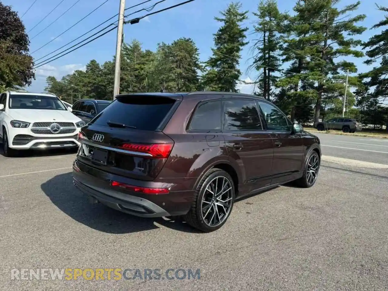 3 Photograph of a damaged car WA1VXAF77MD013199 AUDI Q7 2021