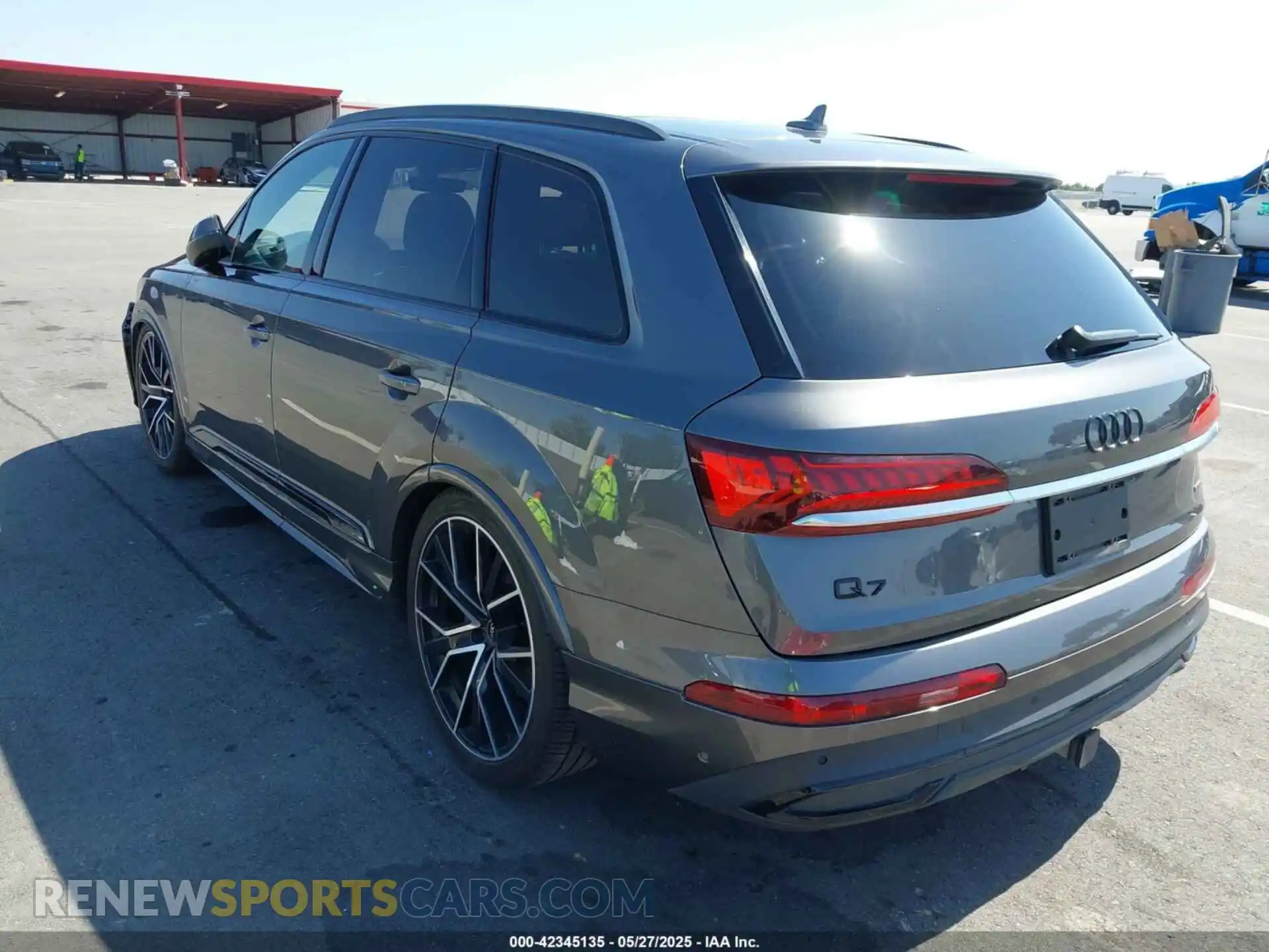 3 Photograph of a damaged car WA1VXAF77MD035798 AUDI Q7 2021