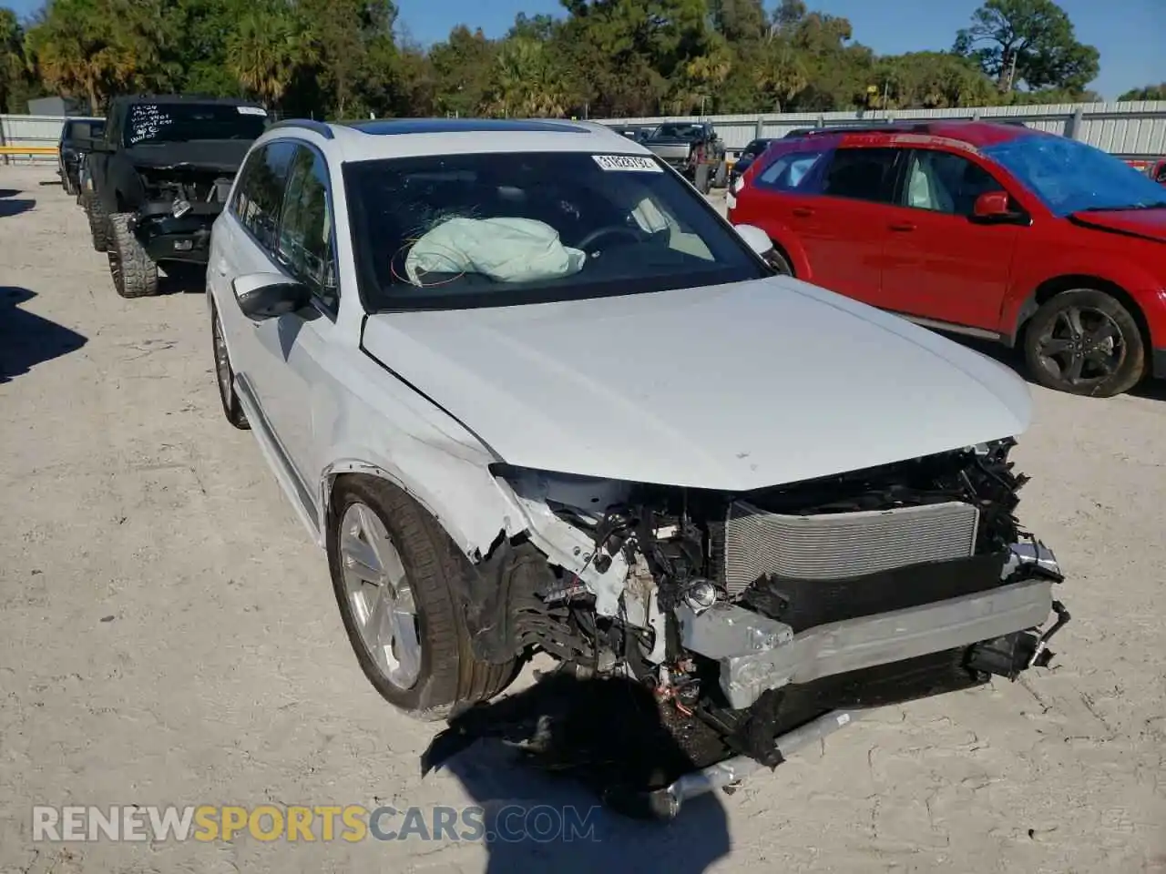 1 Photograph of a damaged car WA1VXAF78MD029993 AUDI Q7 2021