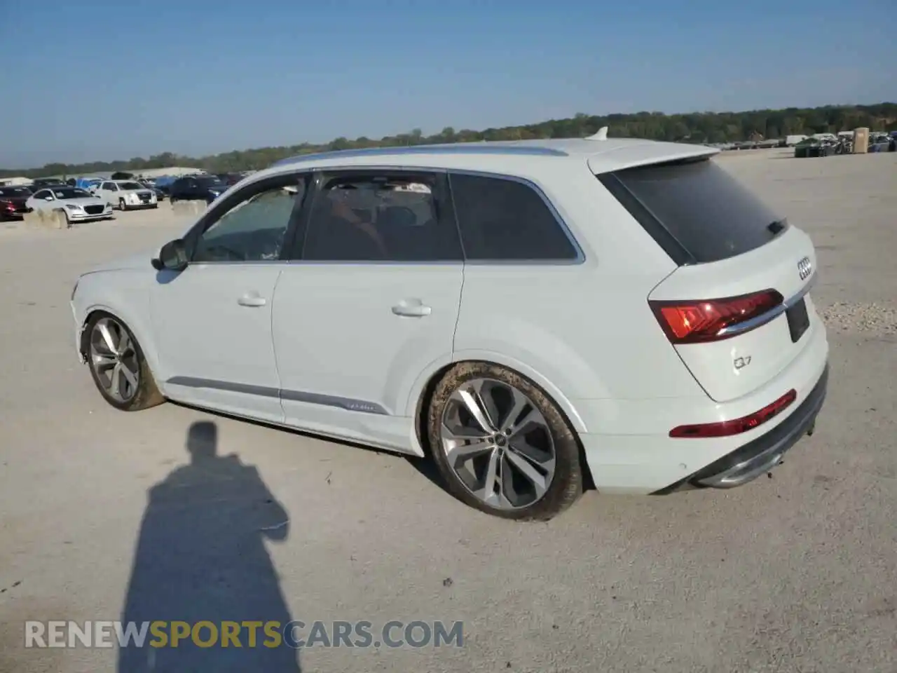 2 Photograph of a damaged car WA1VXAF78MD039441 AUDI Q7 2021