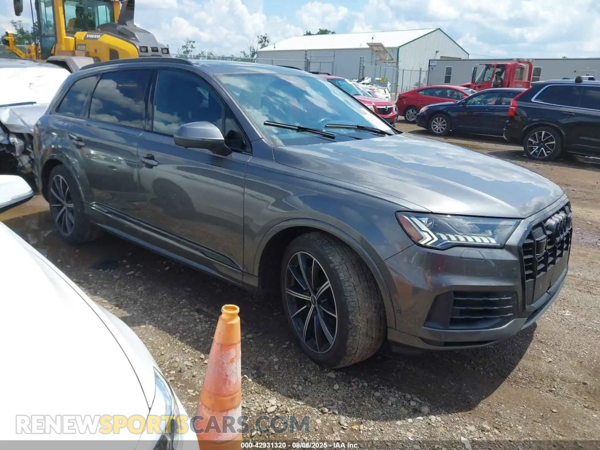 1 Photograph of a damaged car WA1VXAF7XMD024021 AUDI Q7 2021
