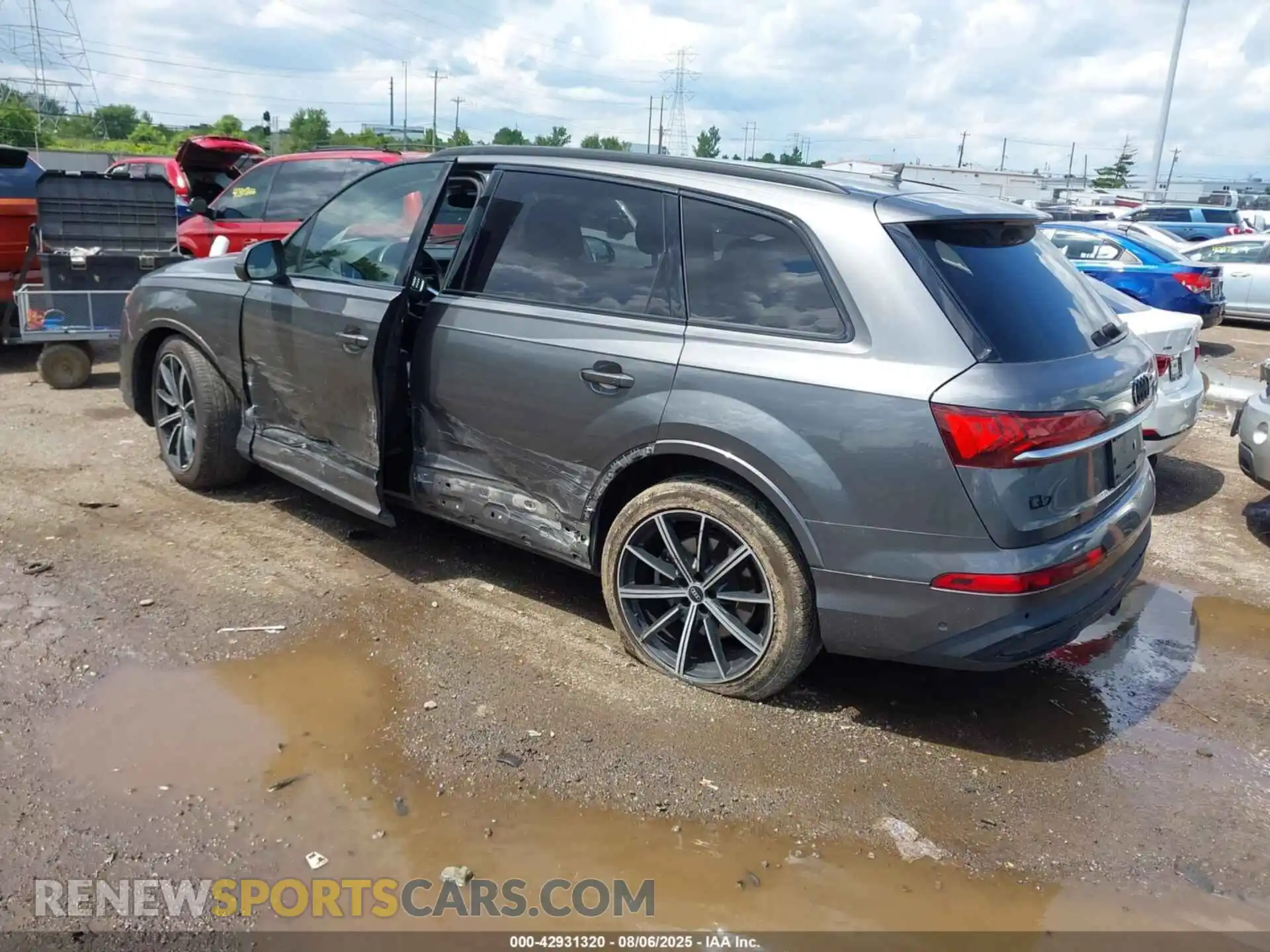 3 Photograph of a damaged car WA1VXAF7XMD024021 AUDI Q7 2021