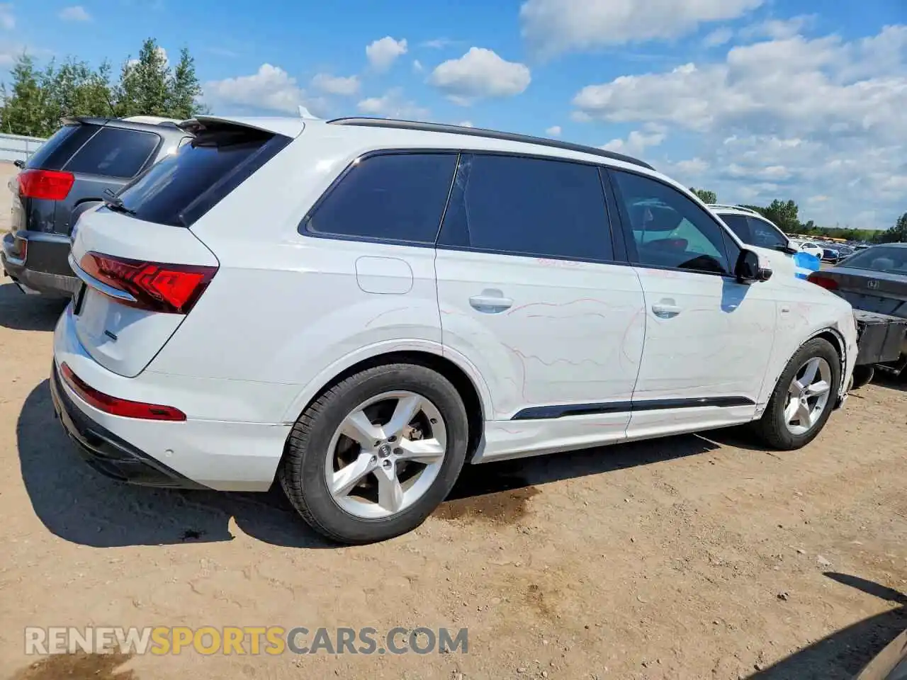 3 Photograph of a damaged car WA1WXAF74MD031521 AUDI Q7 2021