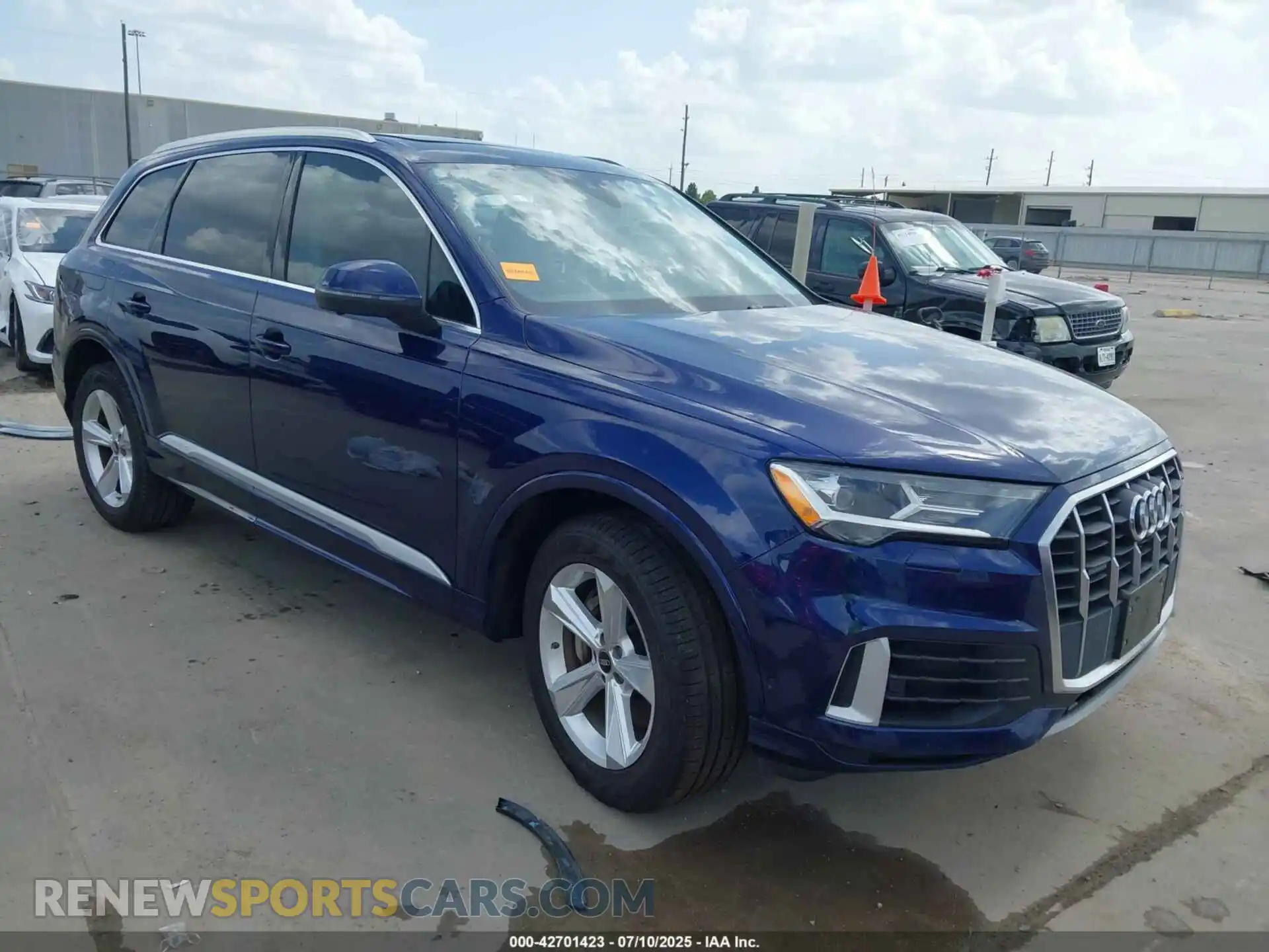 1 Фотография поврежденного автомобиля WA1AXBF70ND018055 AUDI Q7 2022
