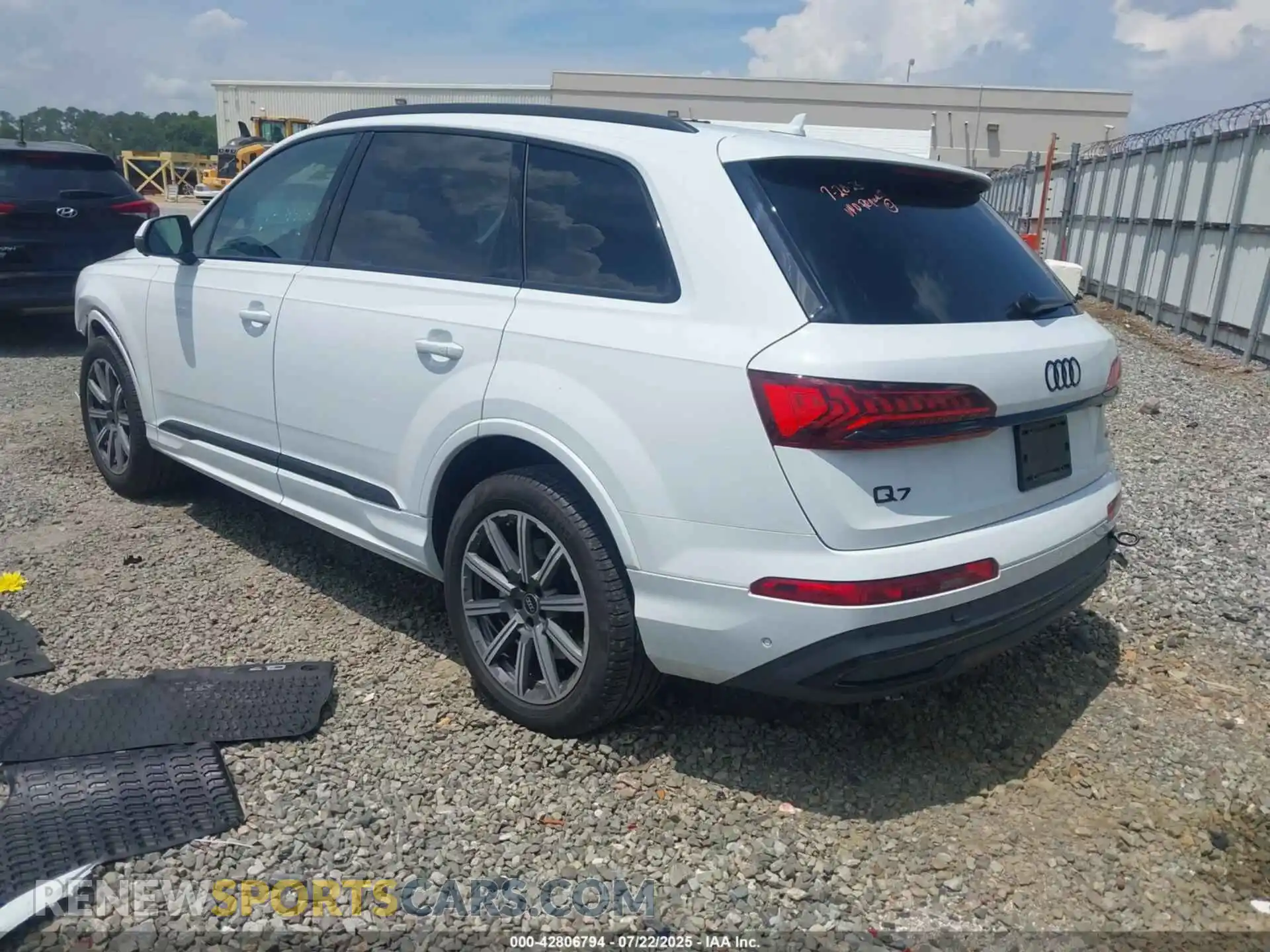 3 Фотография поврежденного автомобиля WA1LJBF77ND022193 AUDI Q7 2022