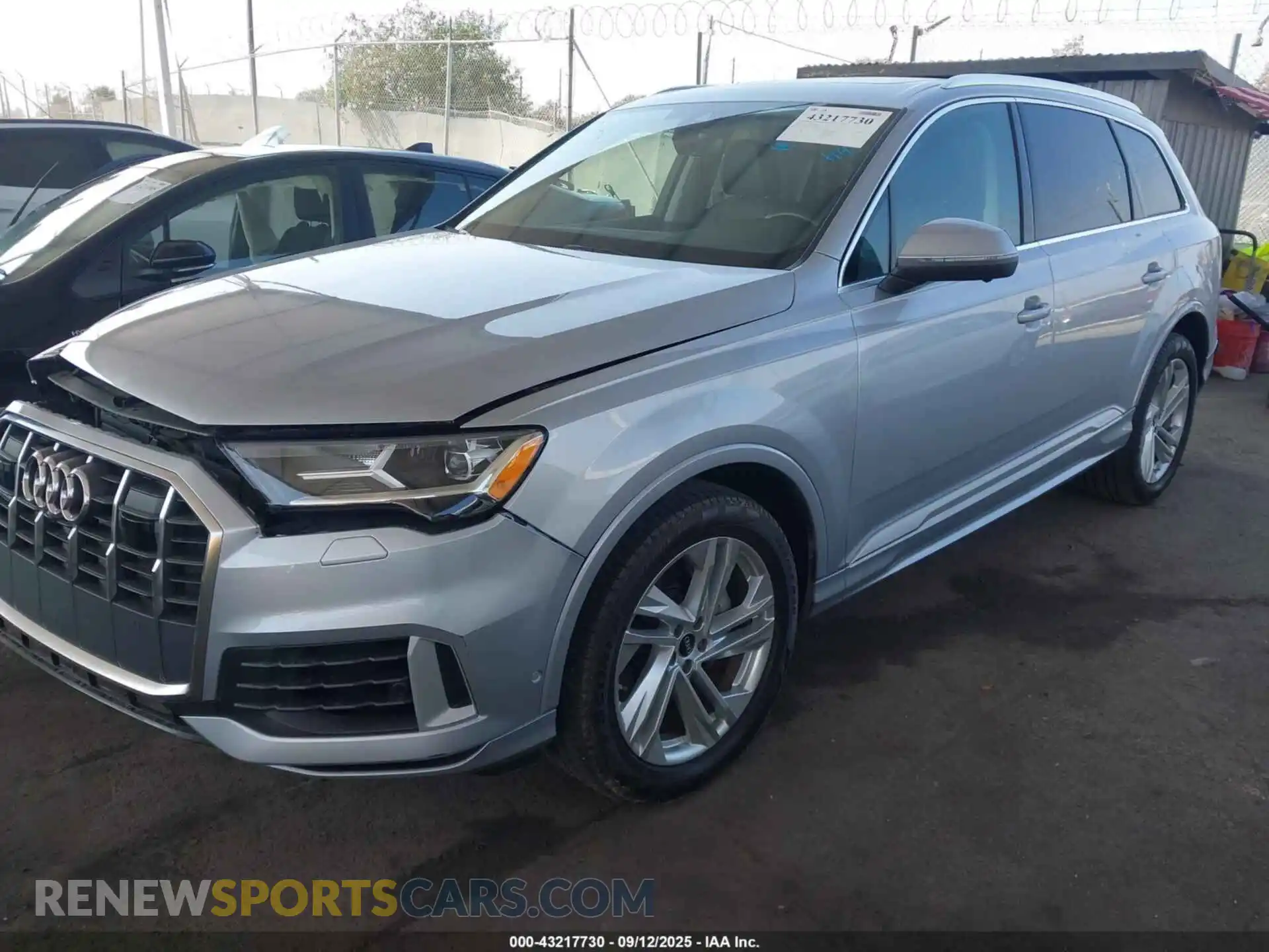 2 Photograph of a damaged car WA1LXBF71ND022608 AUDI Q7 2022