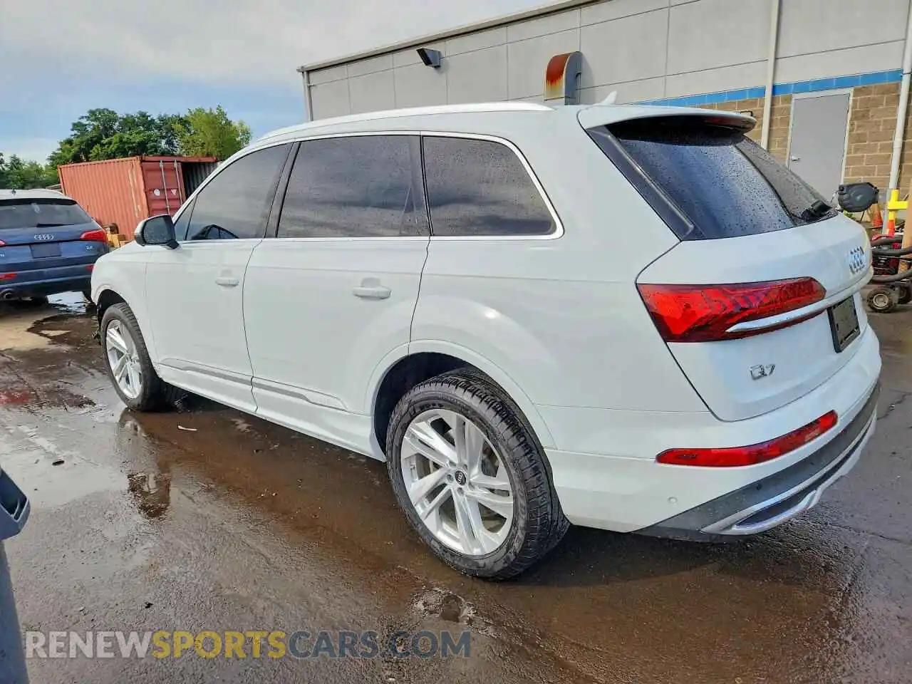 2 Photograph of a damaged car WA1LXBF74ND015216 AUDI Q7 2022