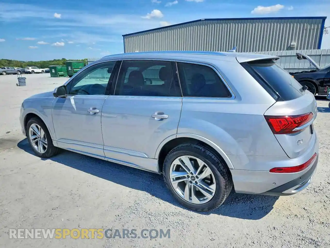 2 Photograph of a damaged car WA1LXBF76ND002094 AUDI Q7 2022