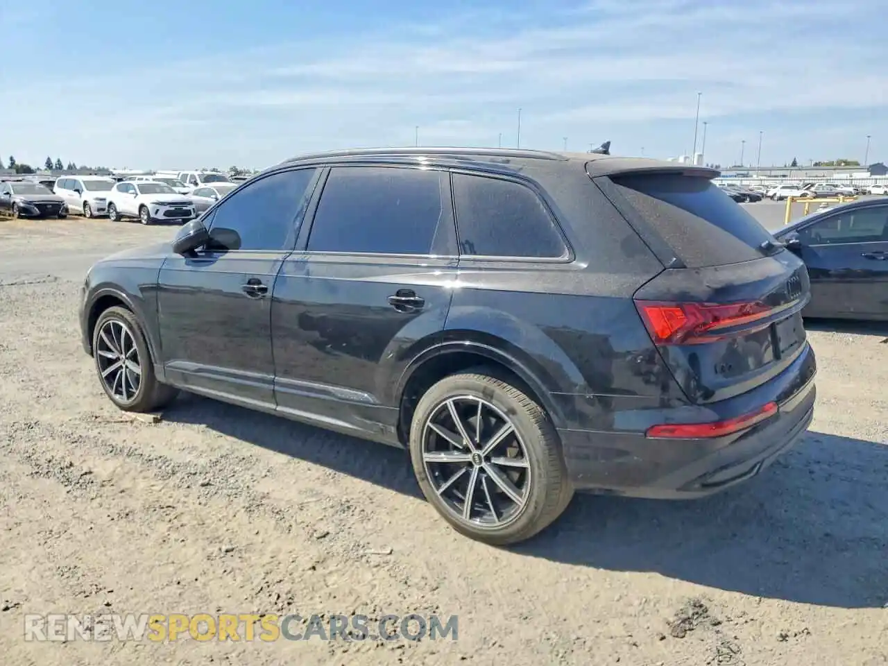 2 Photograph of a damaged car WA1LXBF77ND015744 AUDI Q7 2022