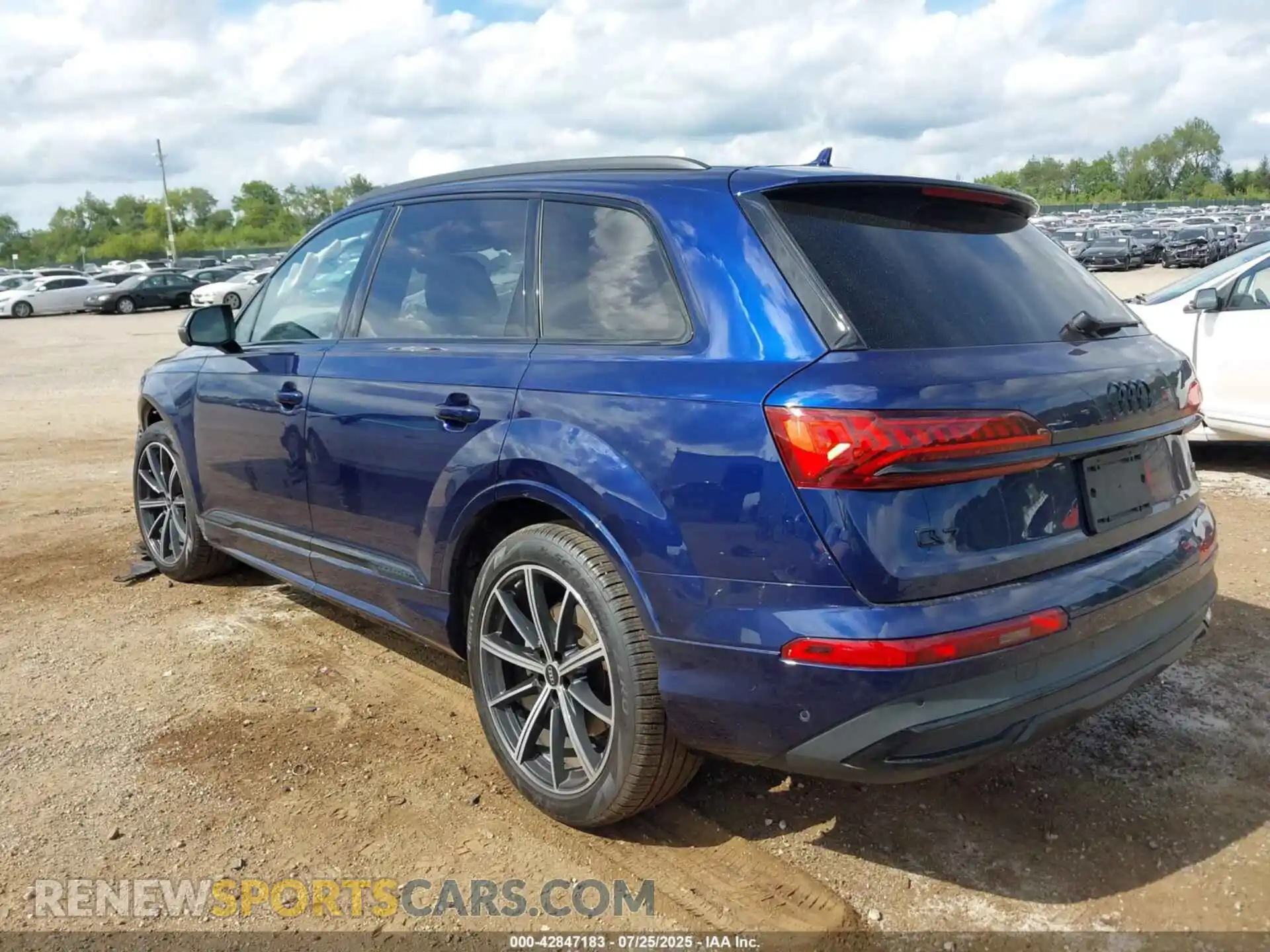 3 Photograph of a damaged car WA1VXBF72ND006488 AUDI Q7 2022