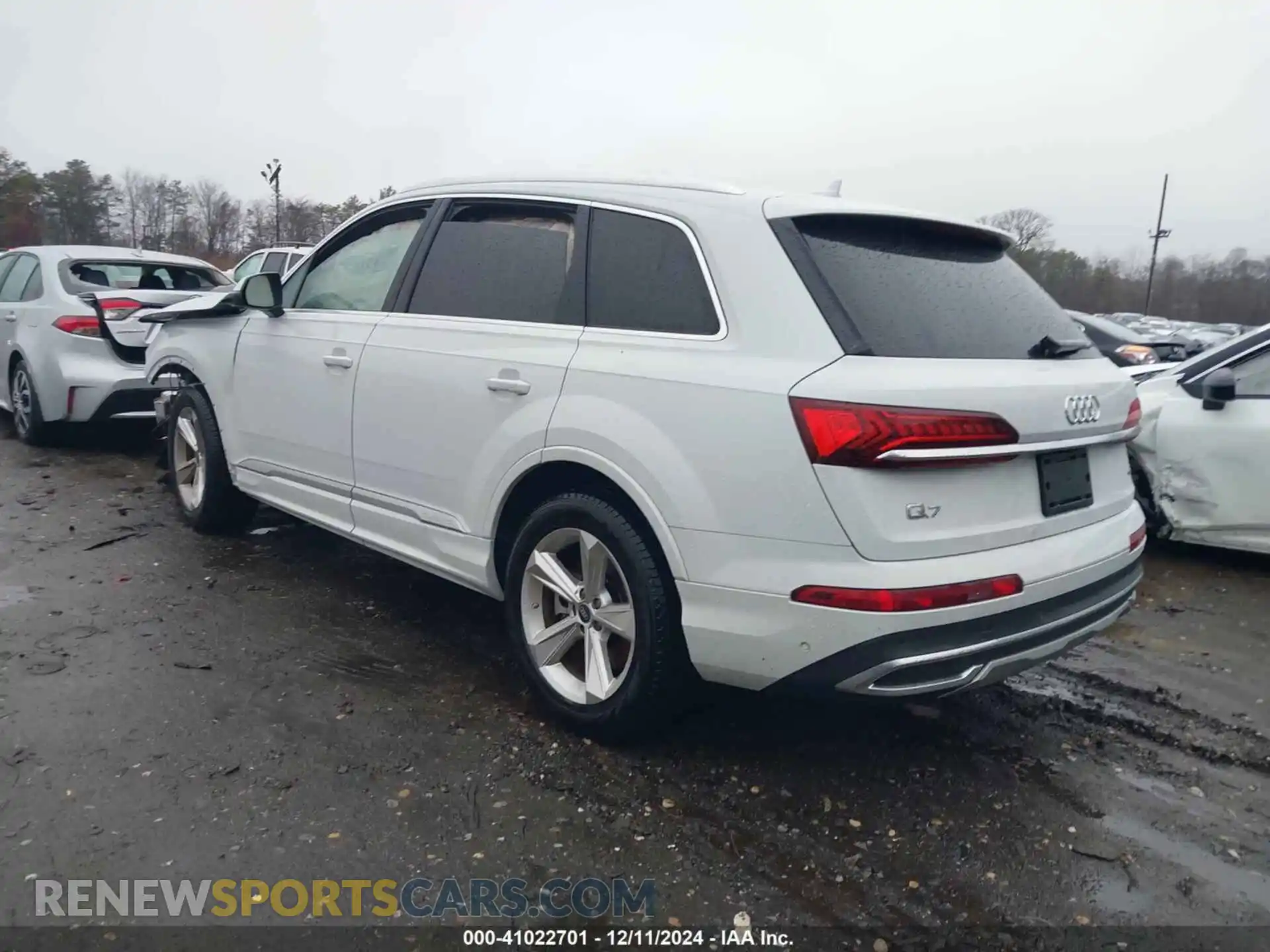 3 Photograph of a damaged car WA1ACBF72PD009565 AUDI Q7 2023