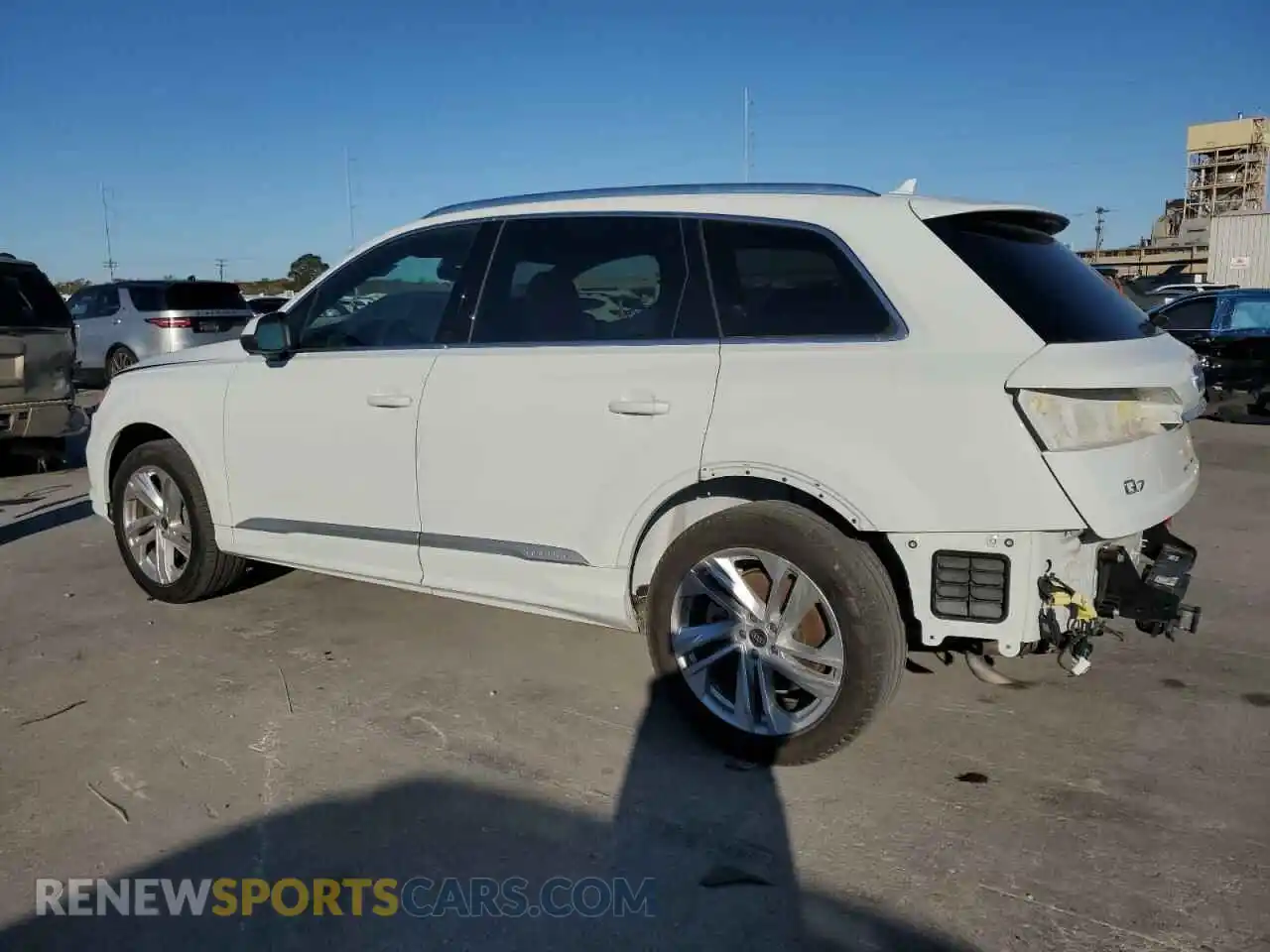 2 Photograph of a damaged car WA1ACBF75PD013674 AUDI Q7 2023