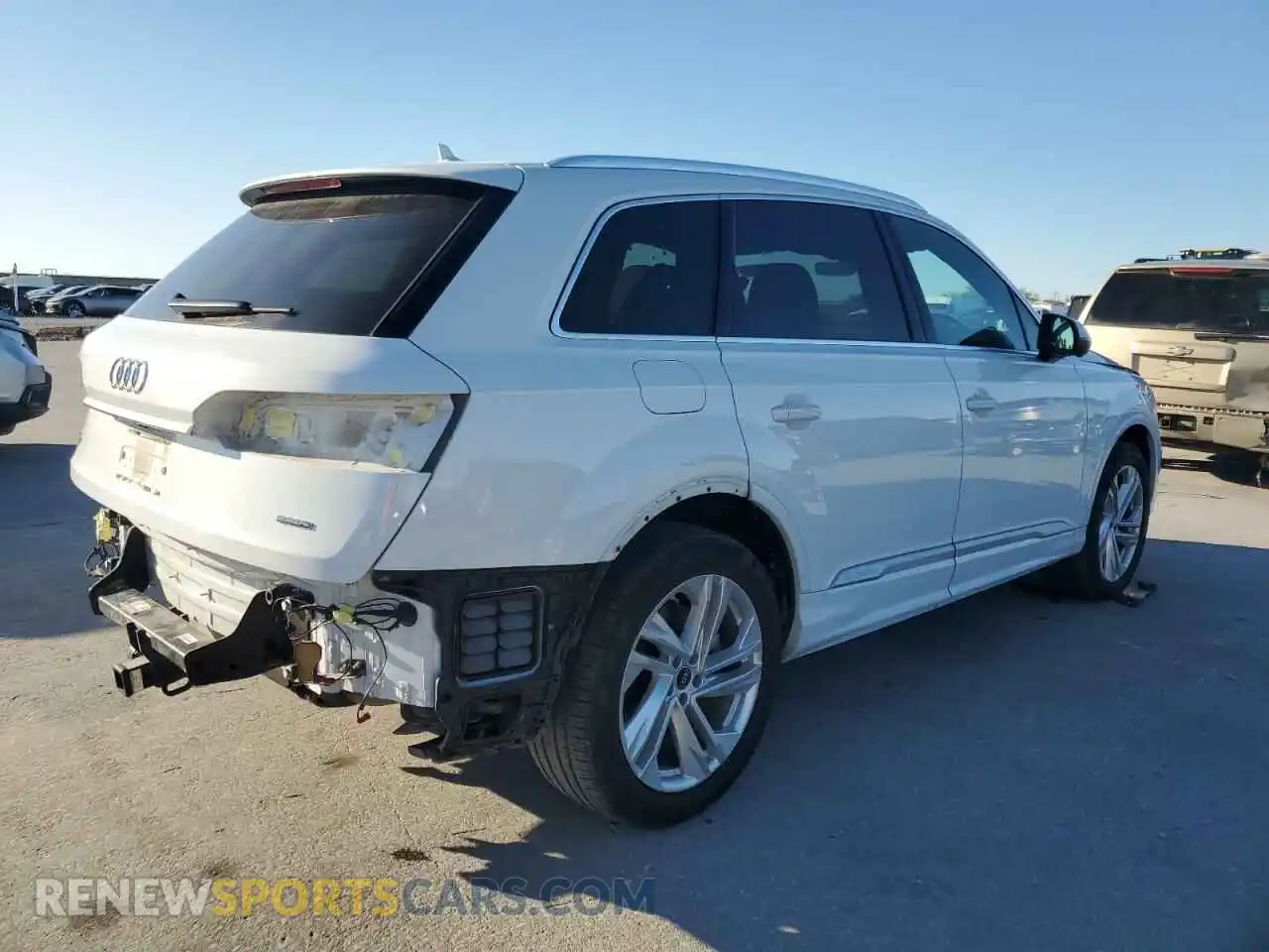 3 Photograph of a damaged car WA1ACBF75PD013674 AUDI Q7 2023