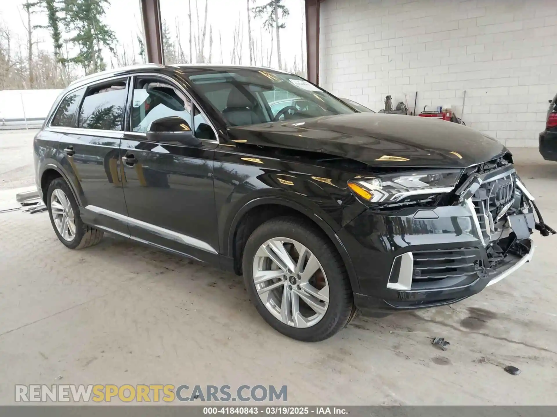 1 Photograph of a damaged car WA1AXBF77PD014684 AUDI Q7 2023