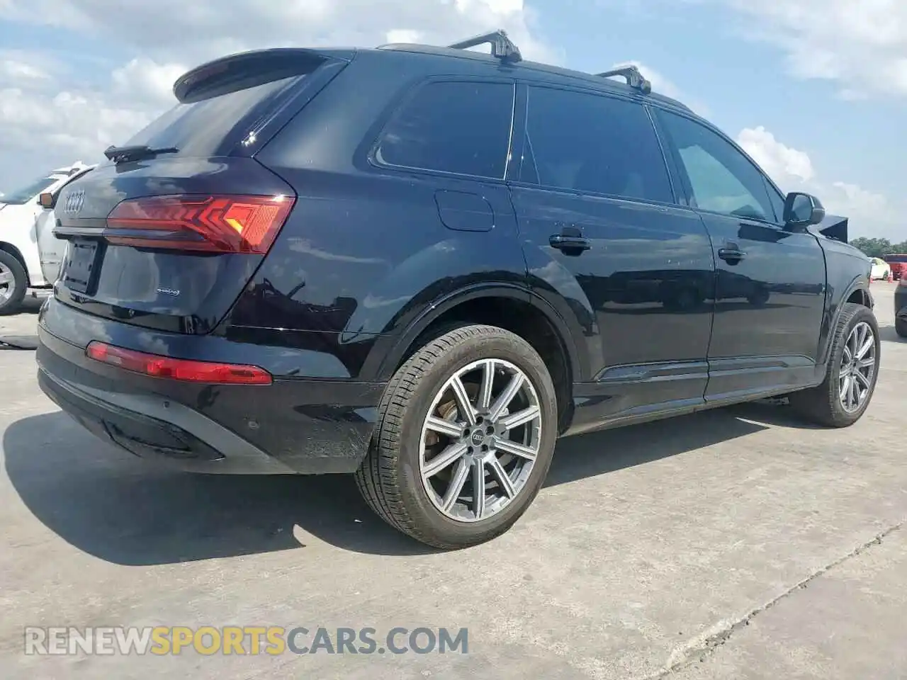 3 Photograph of a damaged car WA1LCBF71PD029282 AUDI Q7 2023