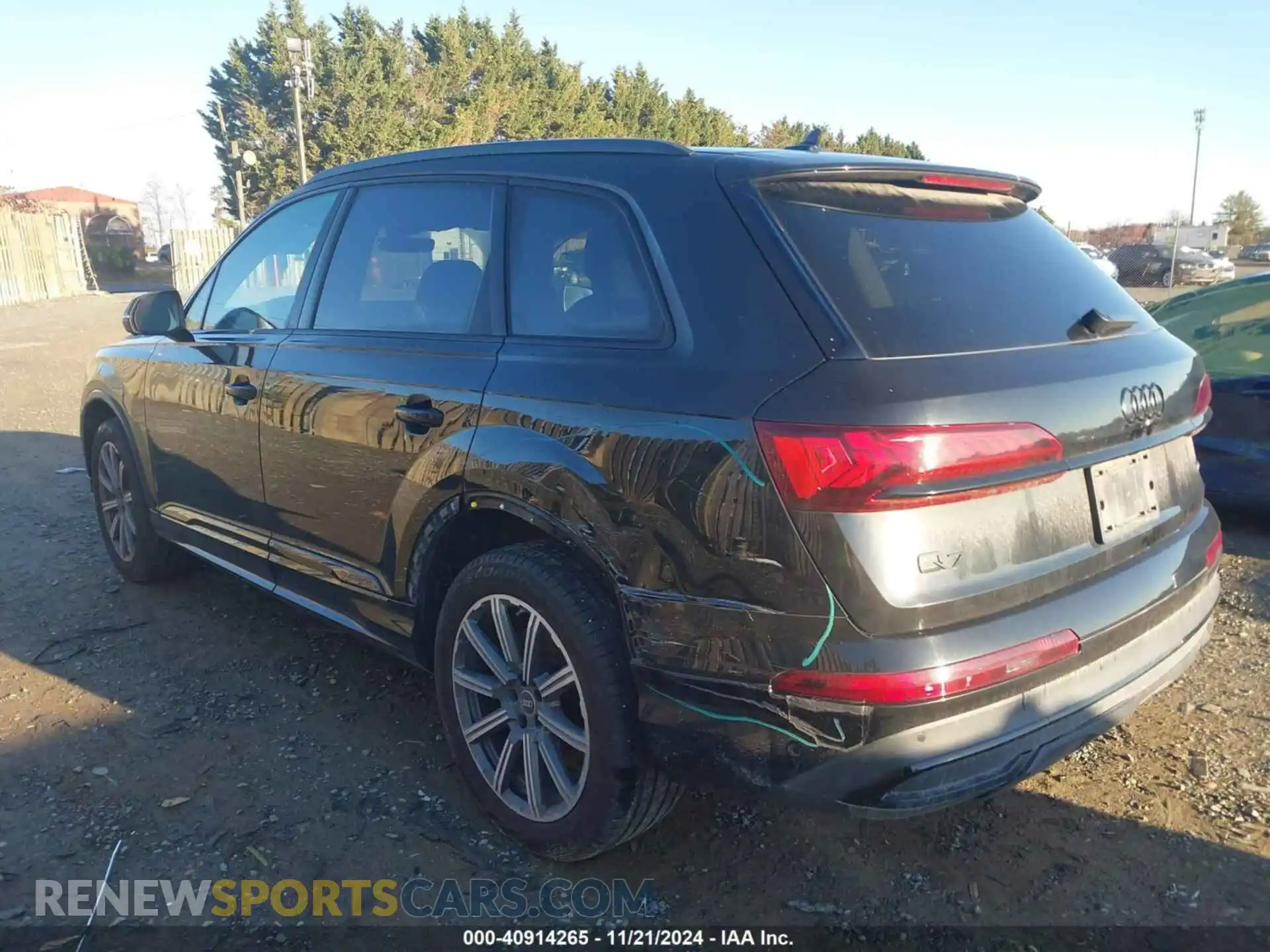 3 Photograph of a damaged car WA1LCBF72PD004231 AUDI Q7 2023